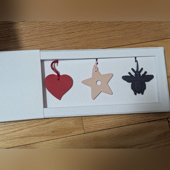 NEW DIOR LEATHER ORNAMENTS / HANDBAG ACCESSORIES VIP GIFT SET - Picture 3 of 5